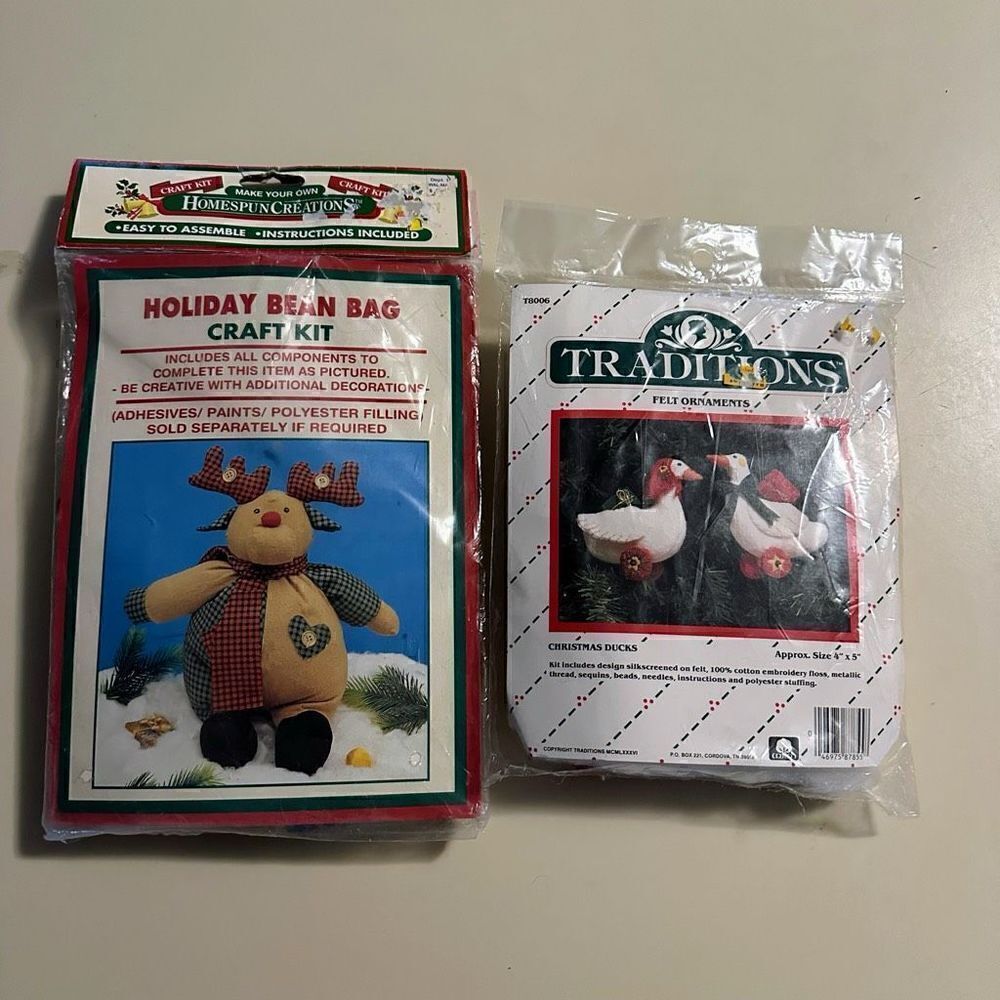 Vintage Christmas Craft Decor Kits Bean Bag Bear and Felt Ducks Dan Dee New